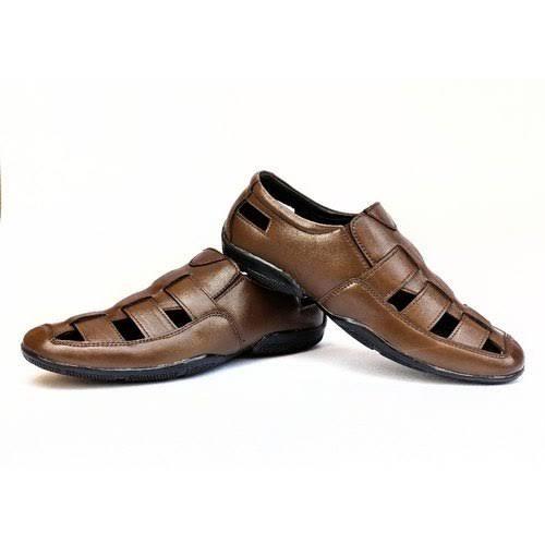 Girls, What kind of sandals do you like on men?