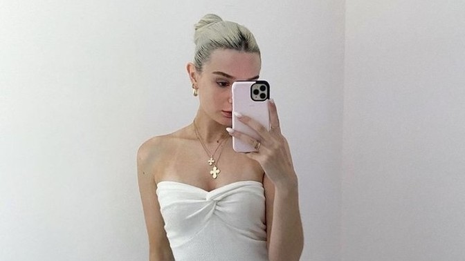 For those who are religious, do you get offended by people who wear cross-shaped jewelry for cosmetics?