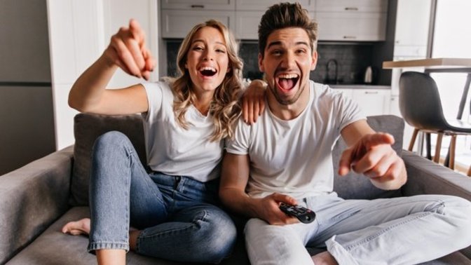 Can a married woman and a married man be friends?
