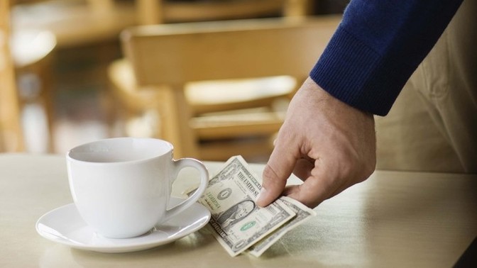 Why are ladies told to watch how a guy tips?/why do you pay attention to it?