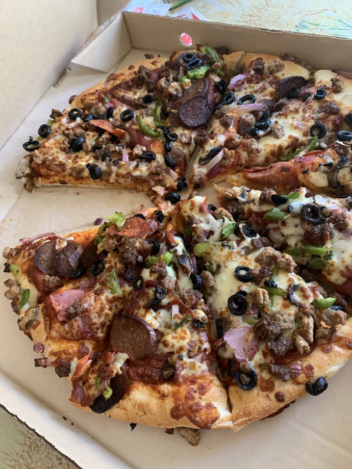 What pizza dish looks better?