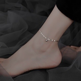 Why do some girls wear single anklet instead of a pair?