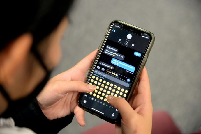 Texting vs talking on phone?