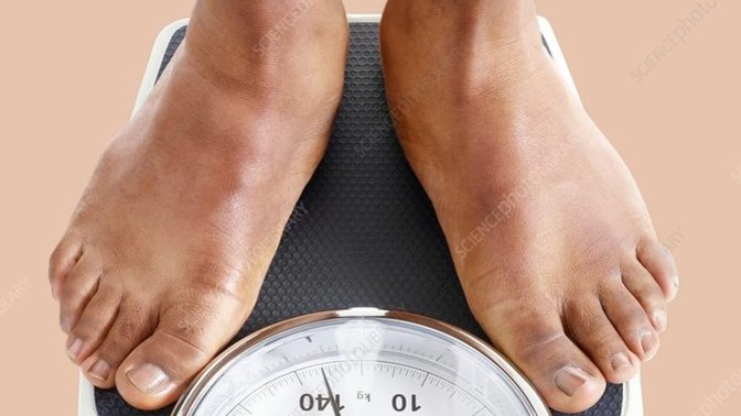 Is it appropriate for a woman to ask a man how much HE weighs?