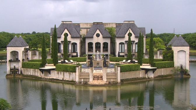 Would you live in a home with a moat around it?
