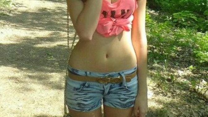 What would you think if you spotted this girl in a crowd of elegantly dressed or people?