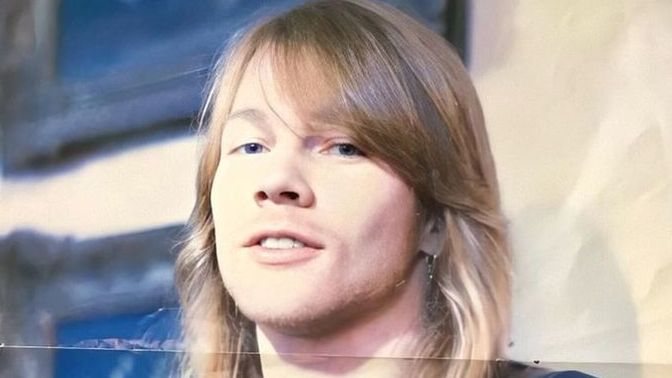 Which Rockstar men was more Good Looking?