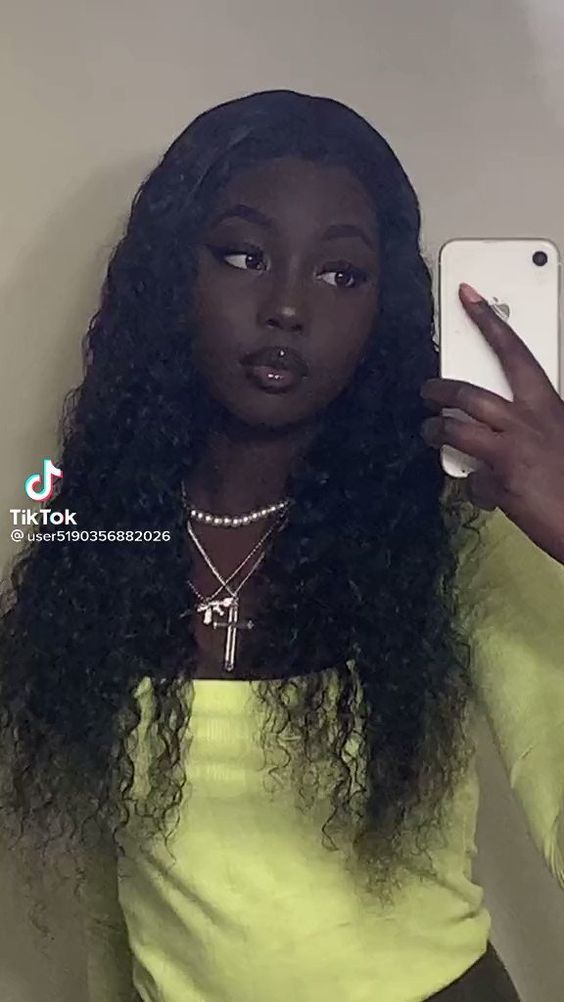 Guys, which woman is beautiful and sexier in your interest?