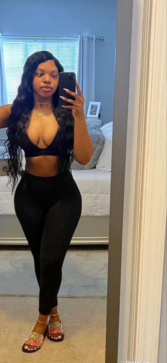 Guys, which woman is beautiful and sexier in your interest?