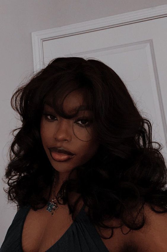 Guys, which woman is beautiful and sexier in your interest?