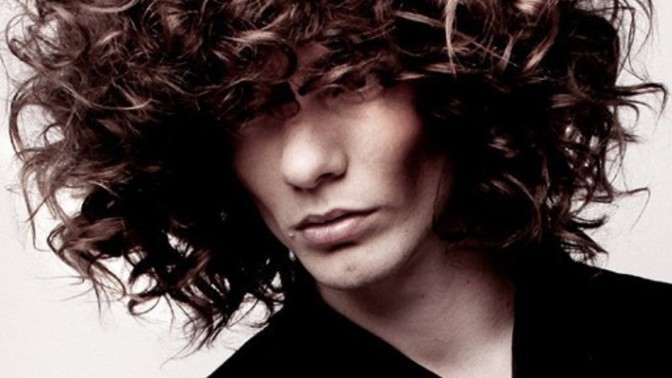 Ladies do you think this mans hair looks good?