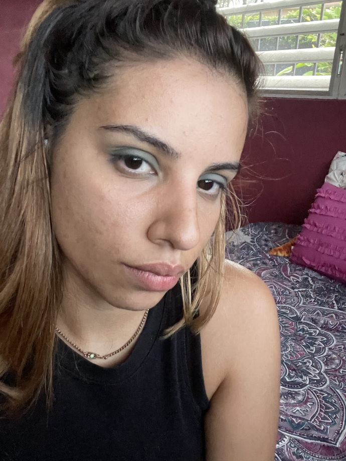 Guys, You prefer light or dark eyes?