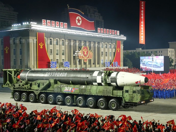 China's Dongfeng-41 missile Carry 10 Nuclear Warheads, Can 1 Missile Destroy All American Big Cities in just few Minutes ?