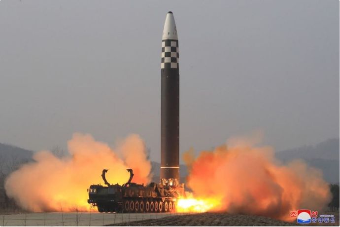 China's Dongfeng-41 missile Carry 10 Nuclear Warheads, Can 1 Missile Destroy All American Big Cities in just few Minutes ?