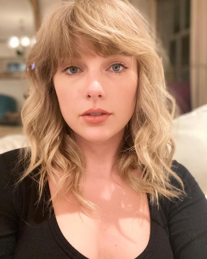 Which Philadelphia female celebrity is the least unattractive?