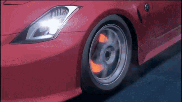 What comes to mind when you see two cars racing on the street or highway 🏎💨?