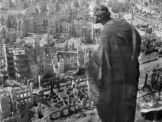 Should USA give up their nukes ☢️(First)?
