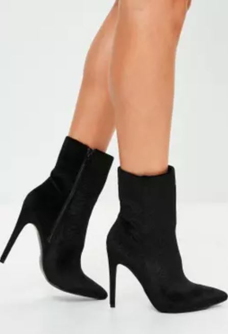 What shoes would go with this outfit - do you like the outfit?
