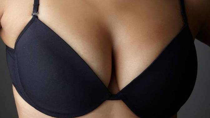 Do you guys prefer bigger boobs or nah?