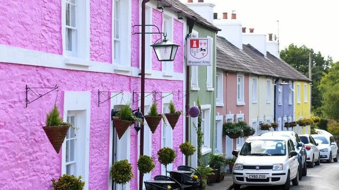 Do you like brightly coloured painted houses?