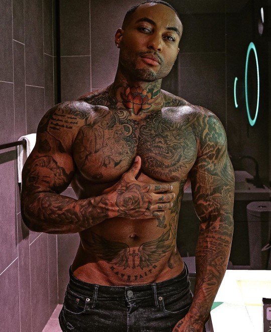 Ladies do you find chadoyleon physically attractive?