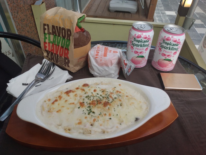 This outdoor meal was SOOOOO good! 🤤
