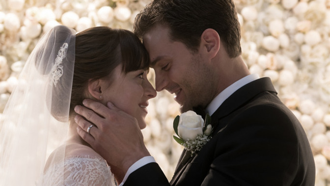 Girls would you date a real Christian Gray?
