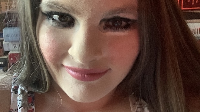 Am I Good At Applying Makeup & Playing Dressup?