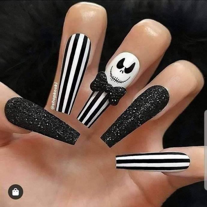 Which onea are the prettiest nails?