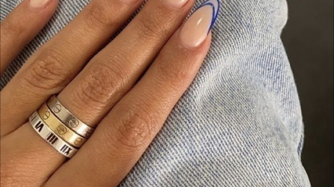 Which onea are the prettiest nails?