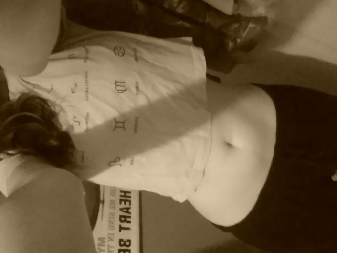 Do guys like girl bellies?
