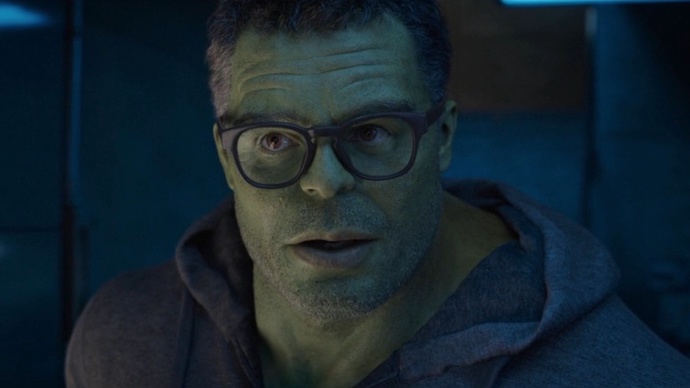 Soy Hulk (Why TF does he even need glasses? Do his eyes not regenerate and heal also?)