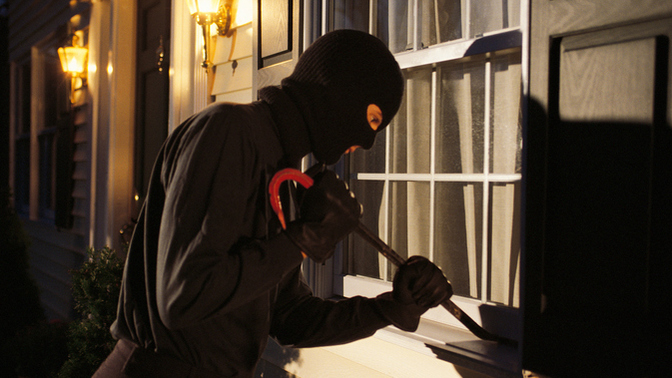 What do European people do to burglars?