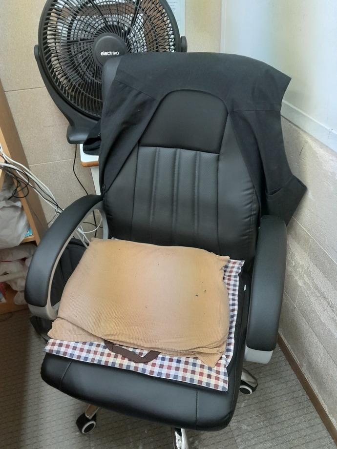Do you own a nice chair?