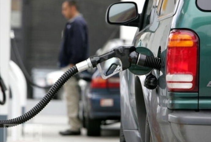 How many liters of fuel can your cars fuel tank hold at a time?