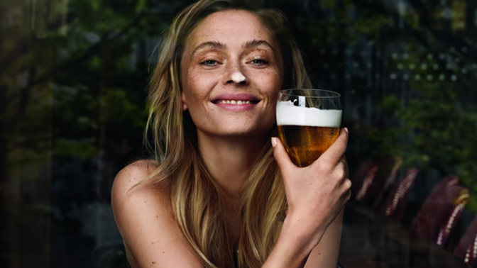 What perception you have of woman who glorifies drinking beer?