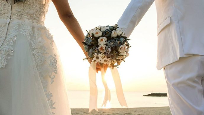 Should I marry a woman, who loves me or a woman, who I love or neither case?