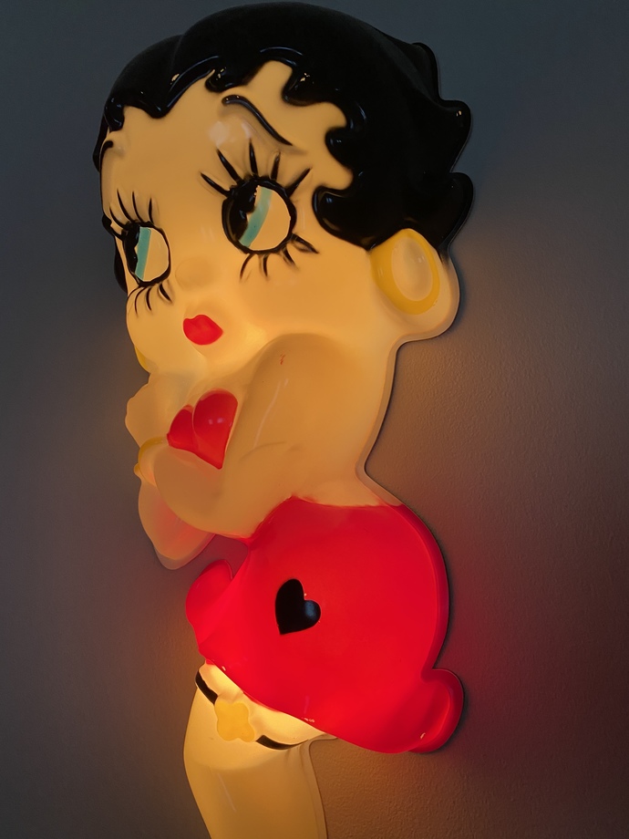 Halloween 🎃 What are you going as? WHAT should I WEAR since 4’ 11 Date will look exactly like Betty Boop? What would match and “be cute”?