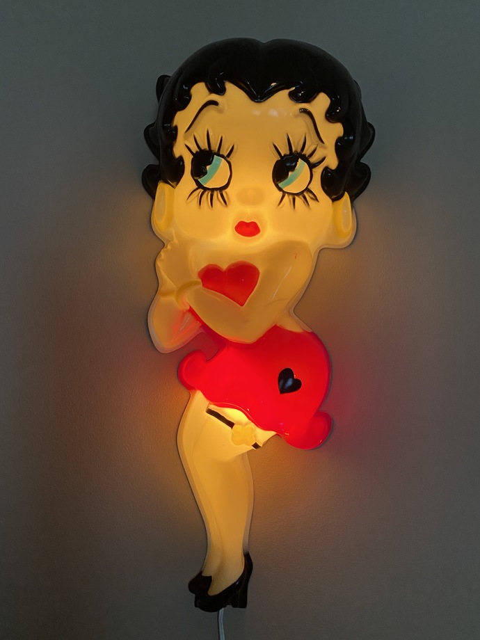 Halloween 🎃 What are you going as? WHAT should I WEAR since 4’ 11 Date will look exactly like Betty Boop? What would match and “be cute”?