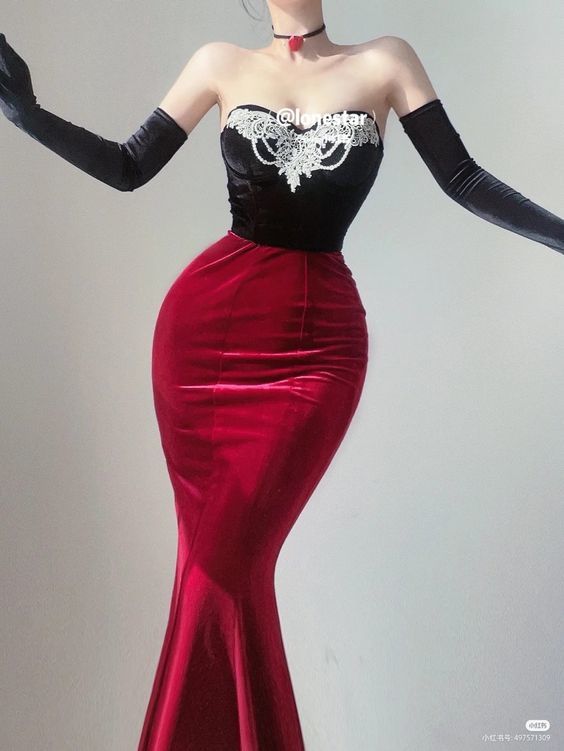 Round 1: What should I wear for Halloween?