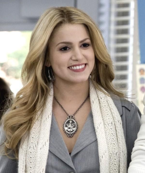 Nikki Reed (dead)