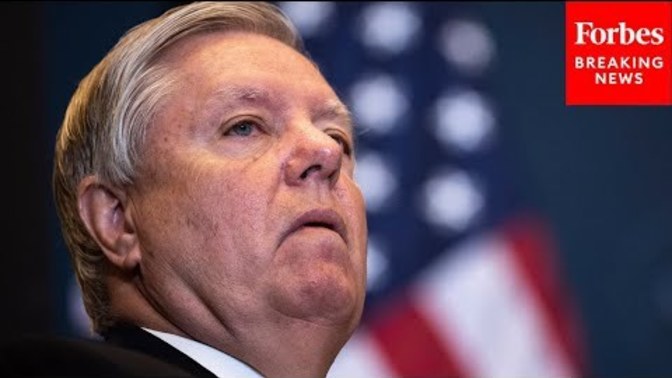 Lindsay Graham introduces federal legislation banning abortions after 15 weeks. So where are you states rights doofuses at now?