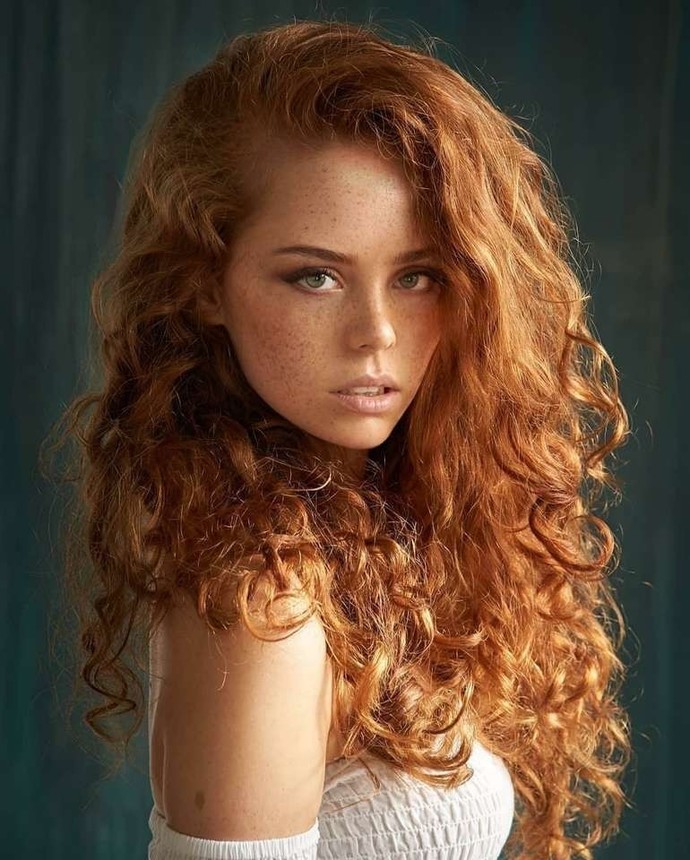 Guys, do you prefer brunettes blondes or redheads ?