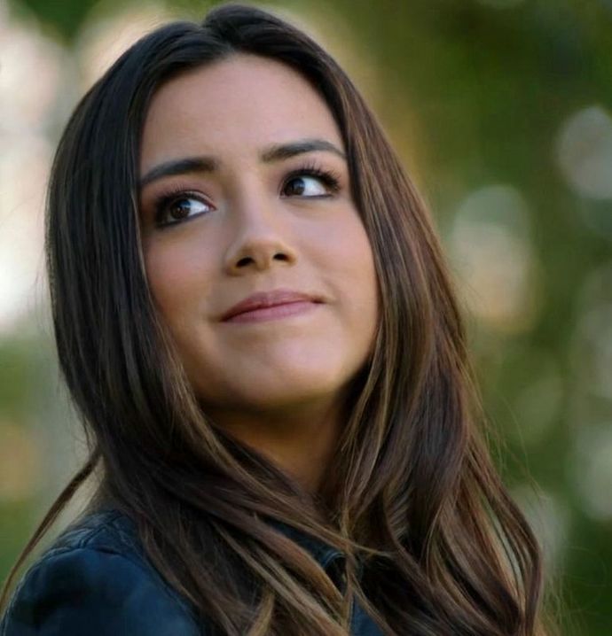 How her actress counterpart looks.