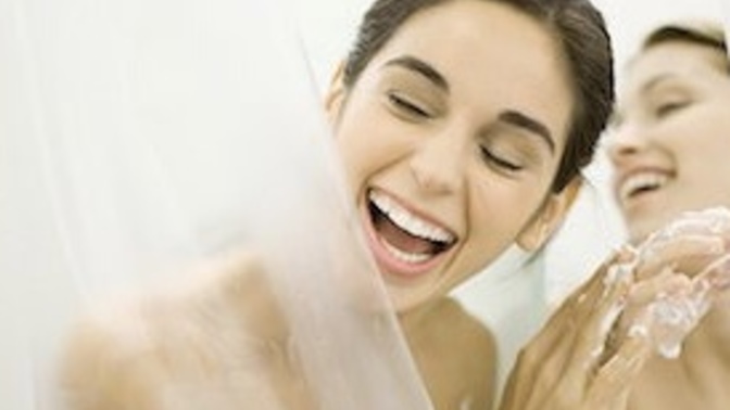 Do you think it’s odd for friends to shower together 🚿?