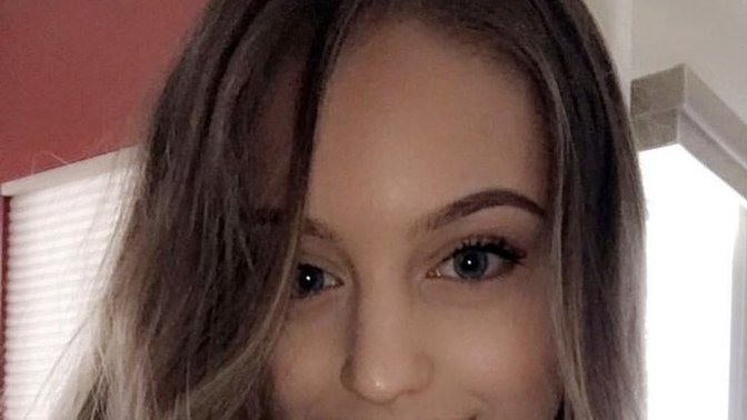 I’m 25 but men almost never approached me, flirt, or ask for my number?