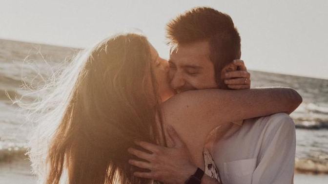 If a girl who had a crush on you kissed your cheek, how would you react?
