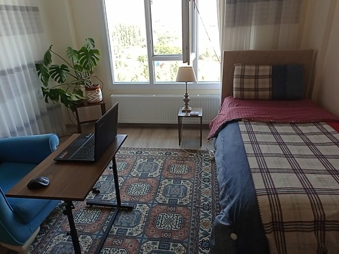 How minimalist are you? Can you post your room picture?