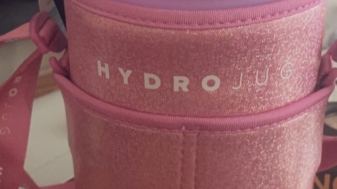 Is it true if a guy is willing to pick up and hold a big sparkly pink water bottle for me he likes me?