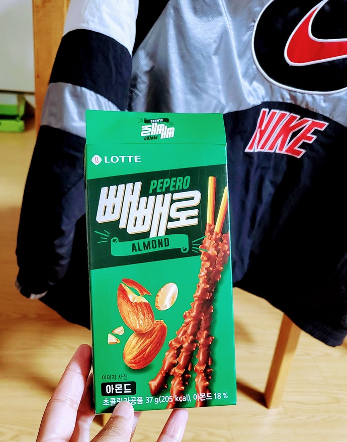Have you tried Asian foods and snacks? what have you tried and whats your favorite Asian foods?